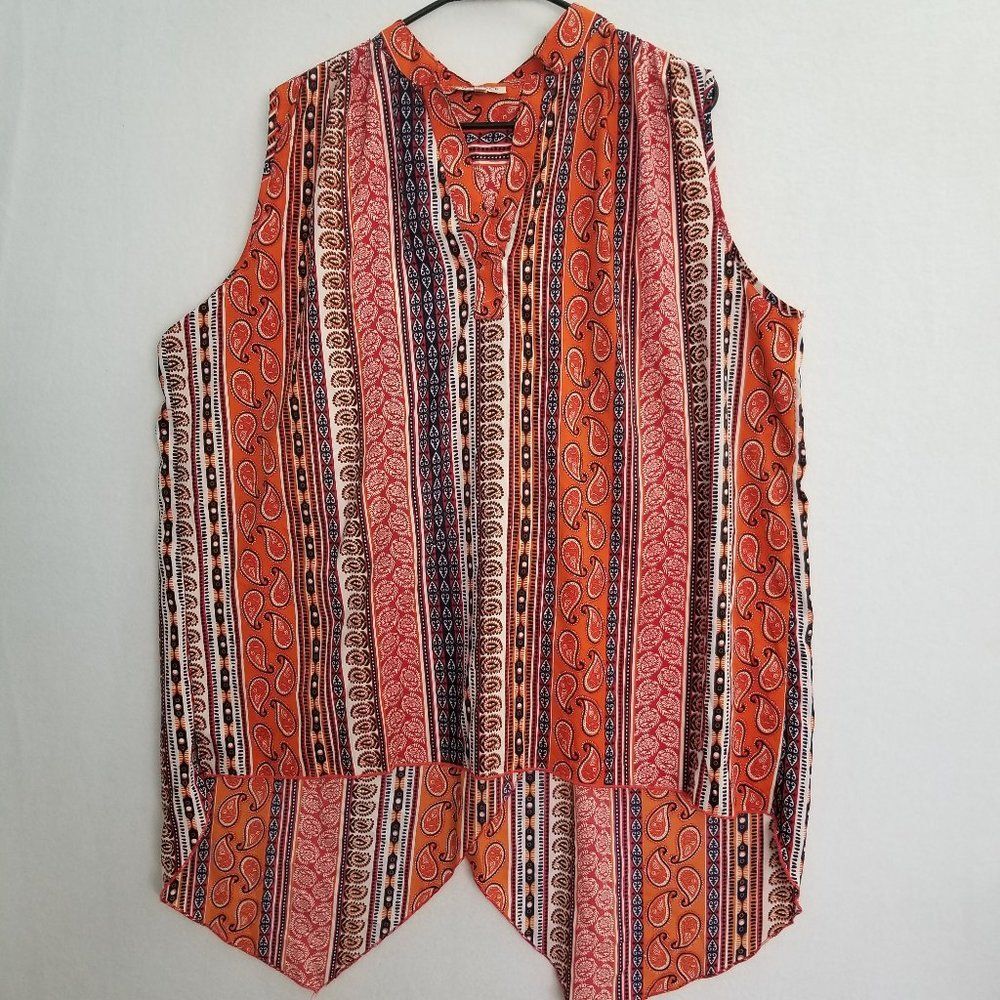 ❤️ 3/$12. Mileage Women's Blouse 2X Sleeveless Blouse V Neck Geometric